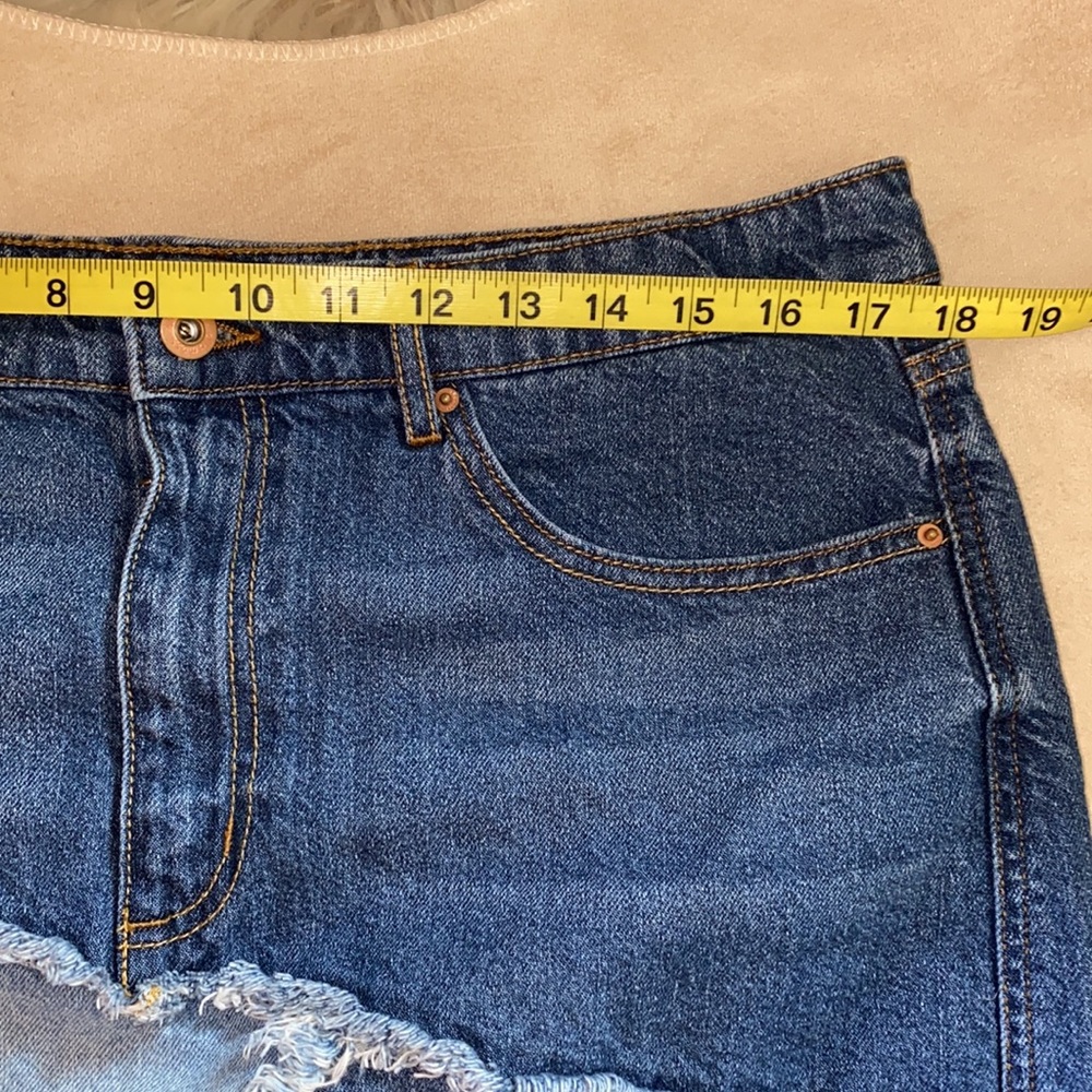 Scrolling Frayed Seam Jean Mini Skirt - Picture 7 of 8